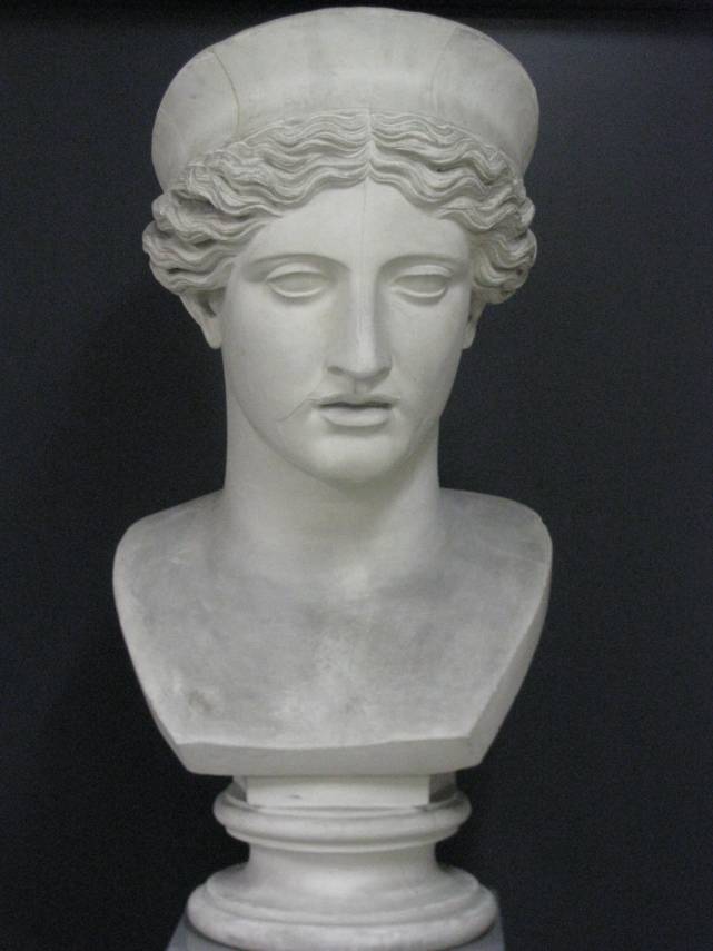 Immagine - Rif.: "Arte e mito: divinit greche dalla Skulpturhalle di Basilea"  == >  HERA