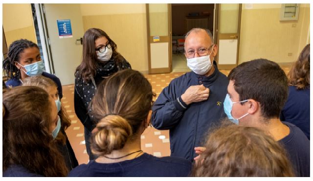 Immagine - Cfr.: Missioni Don Bosco | «Un sorso di amicizia con i ragazzi di tutto il mondo» - Missioni Don Bosco ha donato una sacca e una borraccia agli allievi delle scuole elementari, medie e superiori. | Torino, Ottobre 2021 [Rif. Ufficio Stampa Missioni Don Bosco]
::
Missioni Don Bosco Valdocco ONLUS
Sito Web: www.missionidonbosco.org
E-mail:   info@missionidonbosco.org
-
Facebook: @missionidonbosco
Twitter: @MissioniDBosco
Instagram: @missionidonbosco