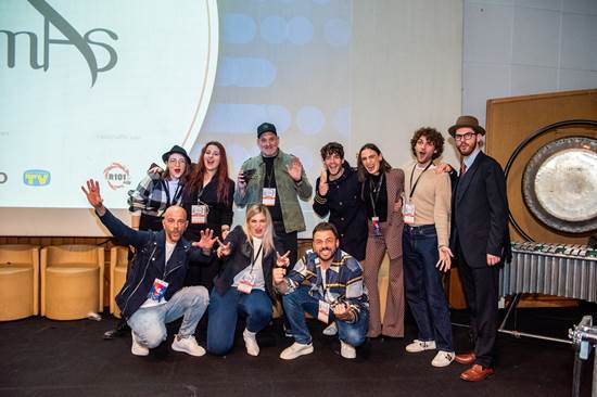 Immagine:
Cfr.: Missioni Don Bosco e 'Gravissimus Educationis' - Progetto educativo globale
=  Dicembre 2021: Christmas Contest con il compositore Mogol e la Nazionale Cantanti =
Nell'immagine-foto:
Gli otto finalisti del Christmas Contest, protagonisti della finale del 22 dicembre 2021 su TV2000 alle ore 21,30.
[Ufficio Stampa Missioni Don Bosco - missionidonbosco.org]